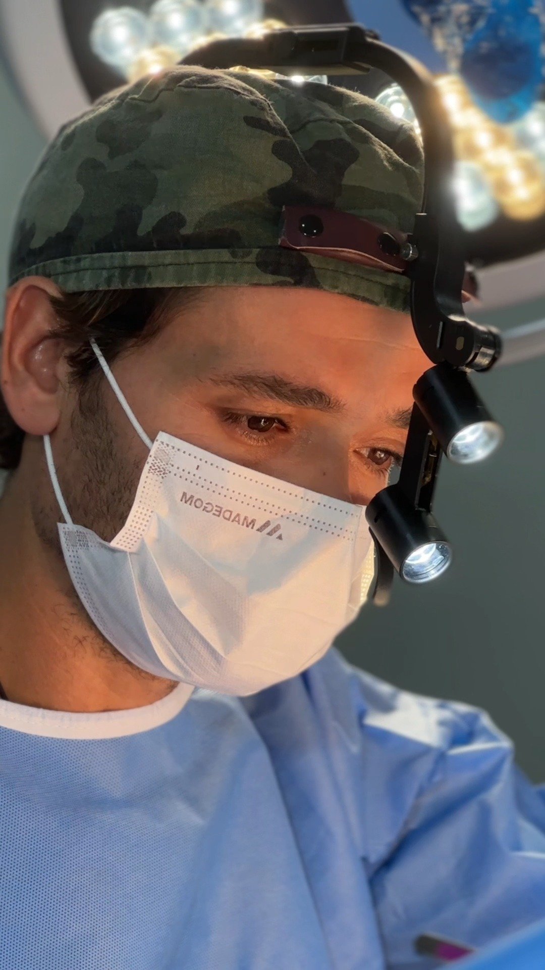 En Clínica Biobelle nos llena de alegría anunciar que el Dr. Gastón Agudo, cirujano plástico, pasa a formar parte de nuestro staff de manera permanente ✨
Todas las pacientes que deseen agendar una evaluación o programar un procedimiento con el Dr. Gastón Agudo podrán solicitar su cita a través de todos nuestros canales de atención.
Agenda tu evaluación médica:
📞 +56 9 6677 1293
📍 La Concepción 141, Oficina 202 – Providencia